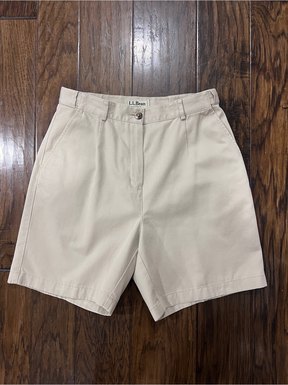 L. Bean Original Fit Pleated Cotton Chino Shorts Beige Tan High Rise Size 10